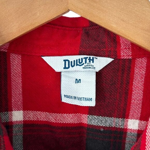 Duluth Trading Co Free Swing Red Plaid Cotton Flannel Shirt Size Medium - Picture 3 of 5